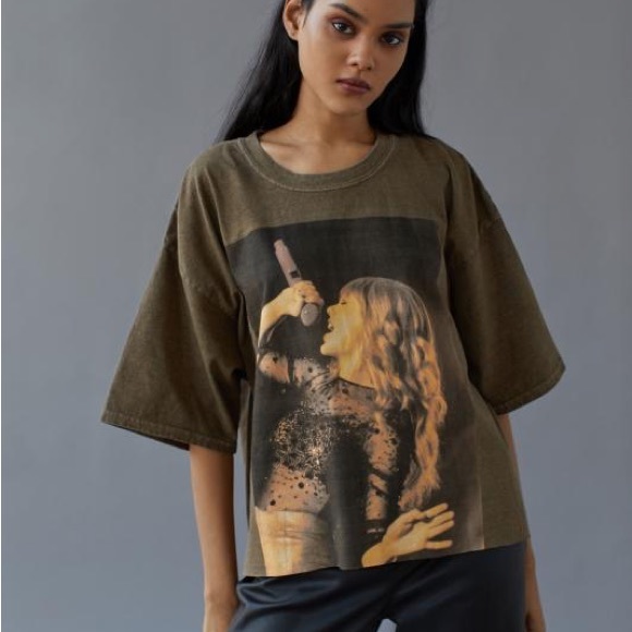 Red (Taylor’s Version) Urban Outfitters Crop - Picture 1 of 5